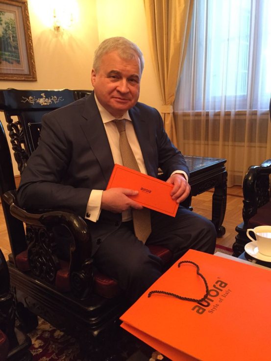 同樣是絲巾,奧羅拉憑什么敢說媲美愛馬仕?