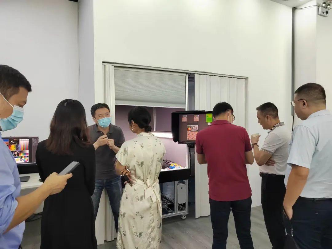 翔彩紡織品數碼印藝展示中心成功揭幕,現場發布多款重磅新品